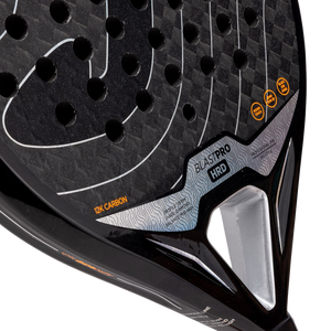 Detail van het hart van het Joma Blast Pro Hrd 2026 met 3K Carbon-aanduiding