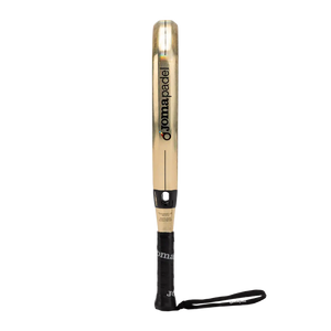 Zijaanzicht van het Joma Hyper Pro Hrd 2026 met gouden framerand