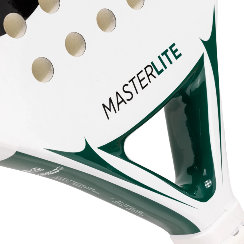 Detail van het groene hart van het Joma Master 2026 met Masterlite-opdruk