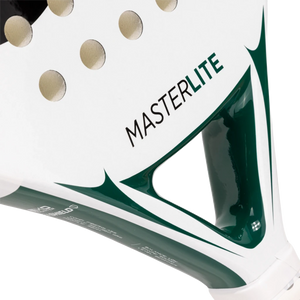 Detail van het groene hart van het Joma Master 2026 met Masterlite-opdruk