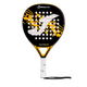 Joma Master 2026 padelracket in zwart met geel, vooraanzicht met witte grip
