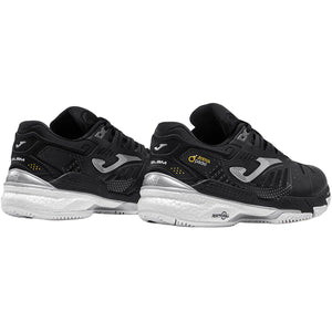 Achterkant van twee zwarte Joma Slam Classic Black padelschoenen