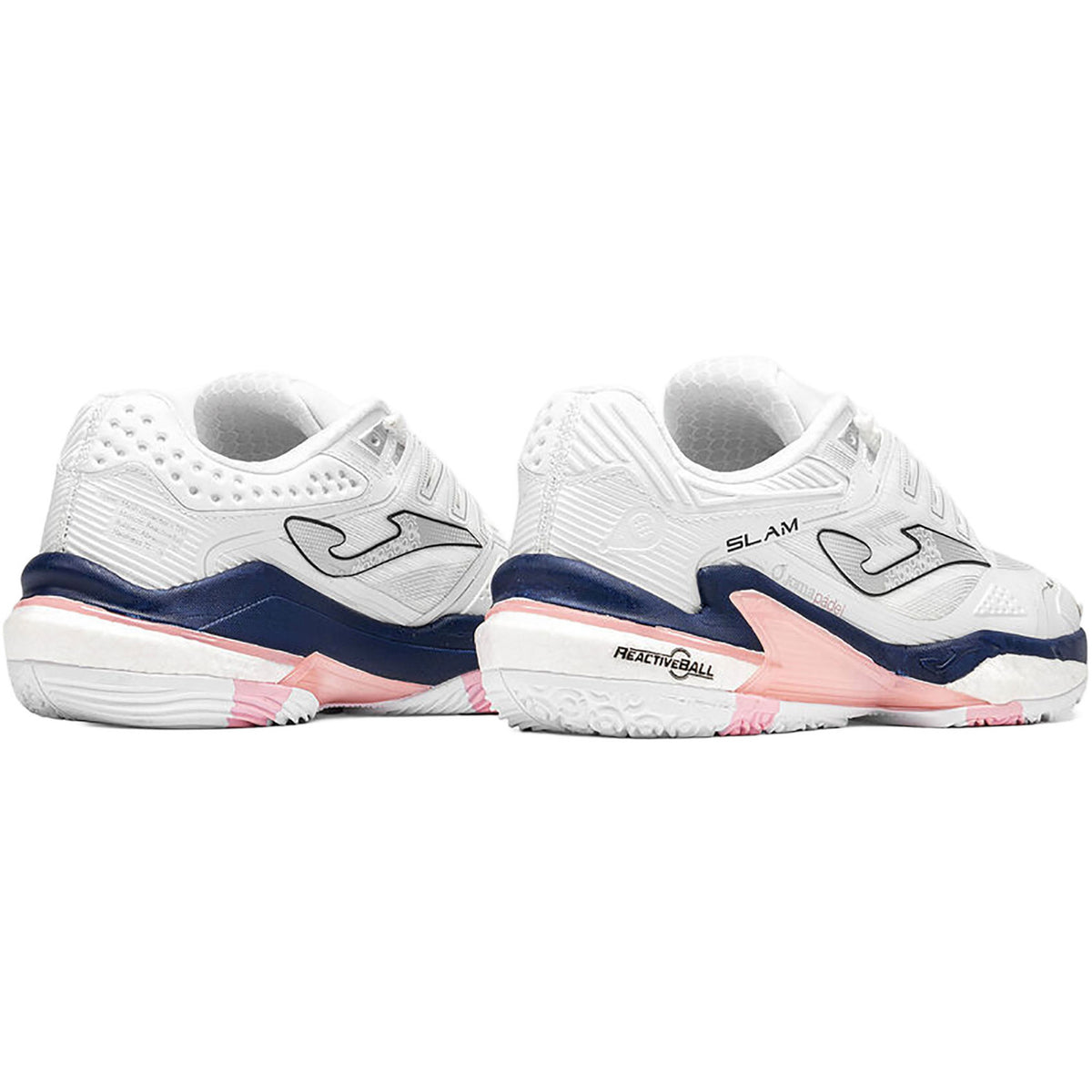 Achterkant van twee Joma Slam Lady 2026 schoenen in wit met roze hiel