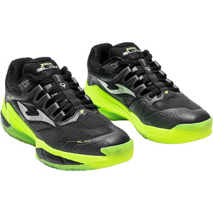 Paar Joma Slam Men 2026 padelschoenen in zwart met limegroene zool