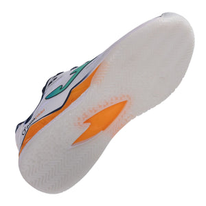 Witte zool van de Joma Spin Men 2026 met oranje middenstuk