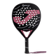 Joma Valkiria Flex 2026 padelracket in zwart met oudroze, vooraanzicht met polsband