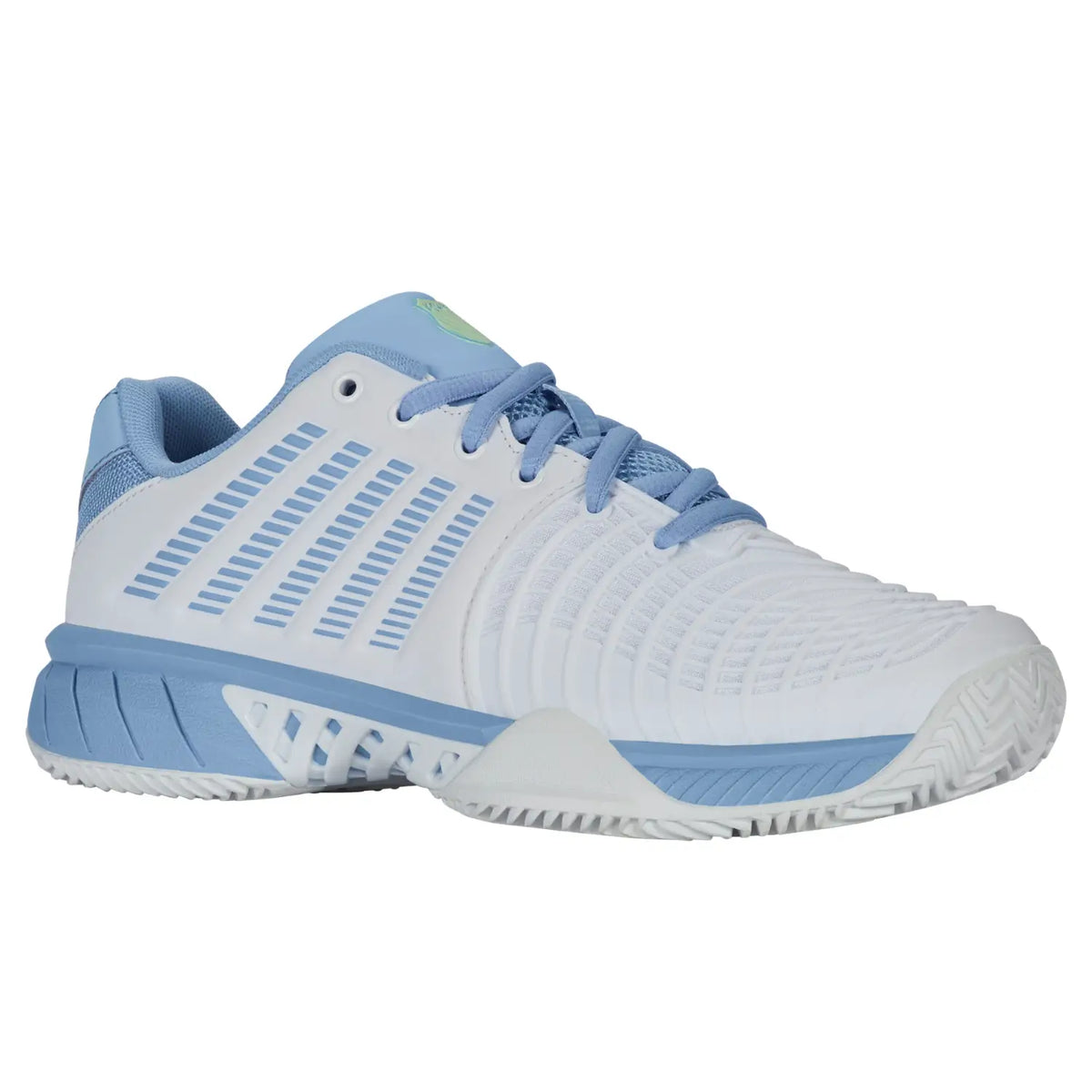 Schuin zijaanzicht van de witte K-Swiss Express Light 3 Clay W met blauwe hiel