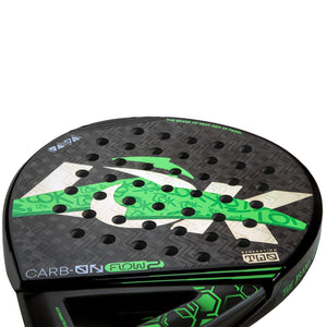 Close-up van het carbon slagvlak van het Lok Carbon Flow 2 met groen LOK-logo