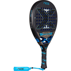 NOX At10 Pro Cup Soft 2026 padelracket schuin vooraanzicht, druppelvorm in zwart