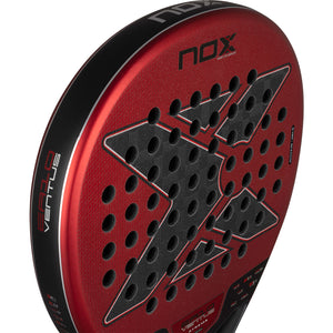 Close-up van het rode slagvlak van de EA10 Ventus Hybrid 12K Xtreme 2026