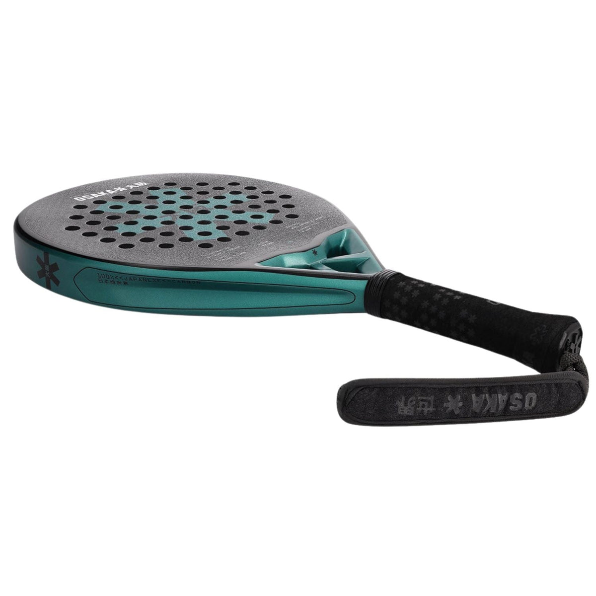 Osaka Vision Pro Control Teal liggend met zwarte grip en polsband, schuin aanzicht