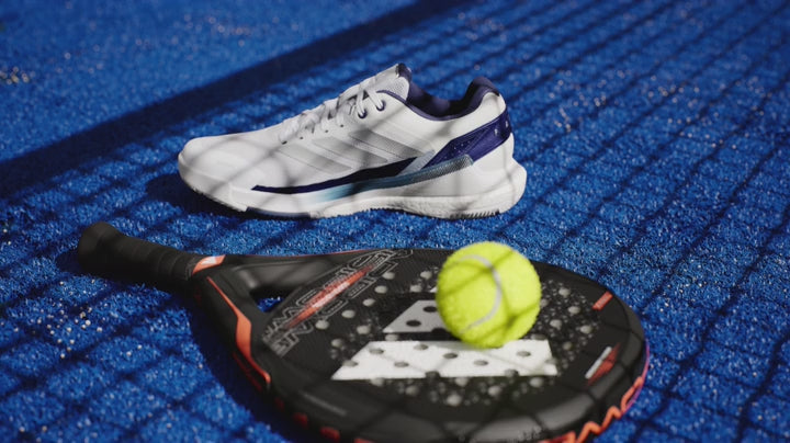 Video van de Adidas Crazyquick Boost padelschoen in wit met donkerblauw