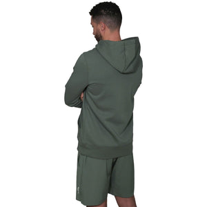 Achteraanzicht van de groene RS Paris Hoodie met bijpassende short op een model