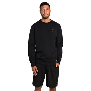 Zwarte RS Paris sweater met wit RS-logo op de borst, vooraanzicht gedragen