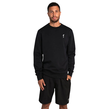 Zwarte RS Paris sweater met wit RS-logo op de borst, vooraanzicht gedragen
