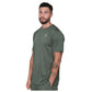 Model draagt het RS Performance T-shirt voor heren in groen, vooraanzicht
