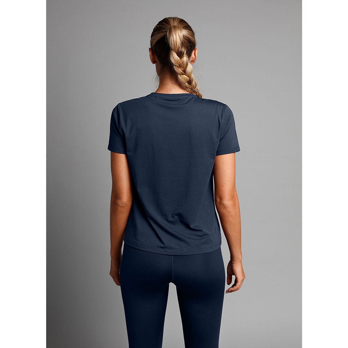 Achterzijde van het donkerblauwe RS Women Paris Relaxed T-shirt