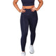 Donkerblauwe RS Women Stretch Tech legging, vooraanzicht met handen in de zij