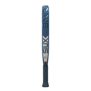 Zijaanzicht van het Siux Astra Hybrid 26 over de volle lengte met donkerblauw frame
