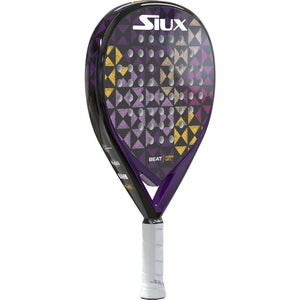 Siux Beat Hybrid Air 2 padelracket schuin vooraanzicht, druppelvorm met witte grip