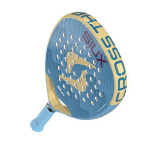 Siux Beat Hybrid Air 3 26 padelracket schuin van onderen met lichtblauwe grip