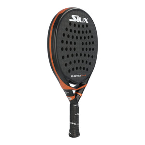 Siux Electra Flow 4 padelracket schuin vooraanzicht, rondvorm in zwart en oranje