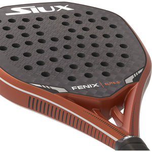 Close-up van het slagvlak van het Siux Fenix Elite 5 met koperkleurige framerand
