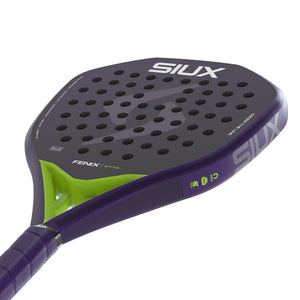 Liggend aanzicht van het Siux Fenix Elite 6 26 met paarse grip en groene punt