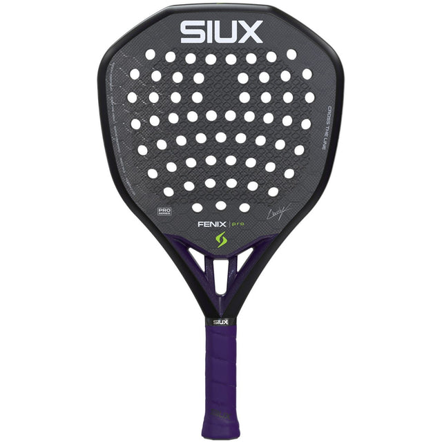 Siux Fenix Pro 26 padelracket in de zwarte uitvoering, vooraanzicht met paarse grip