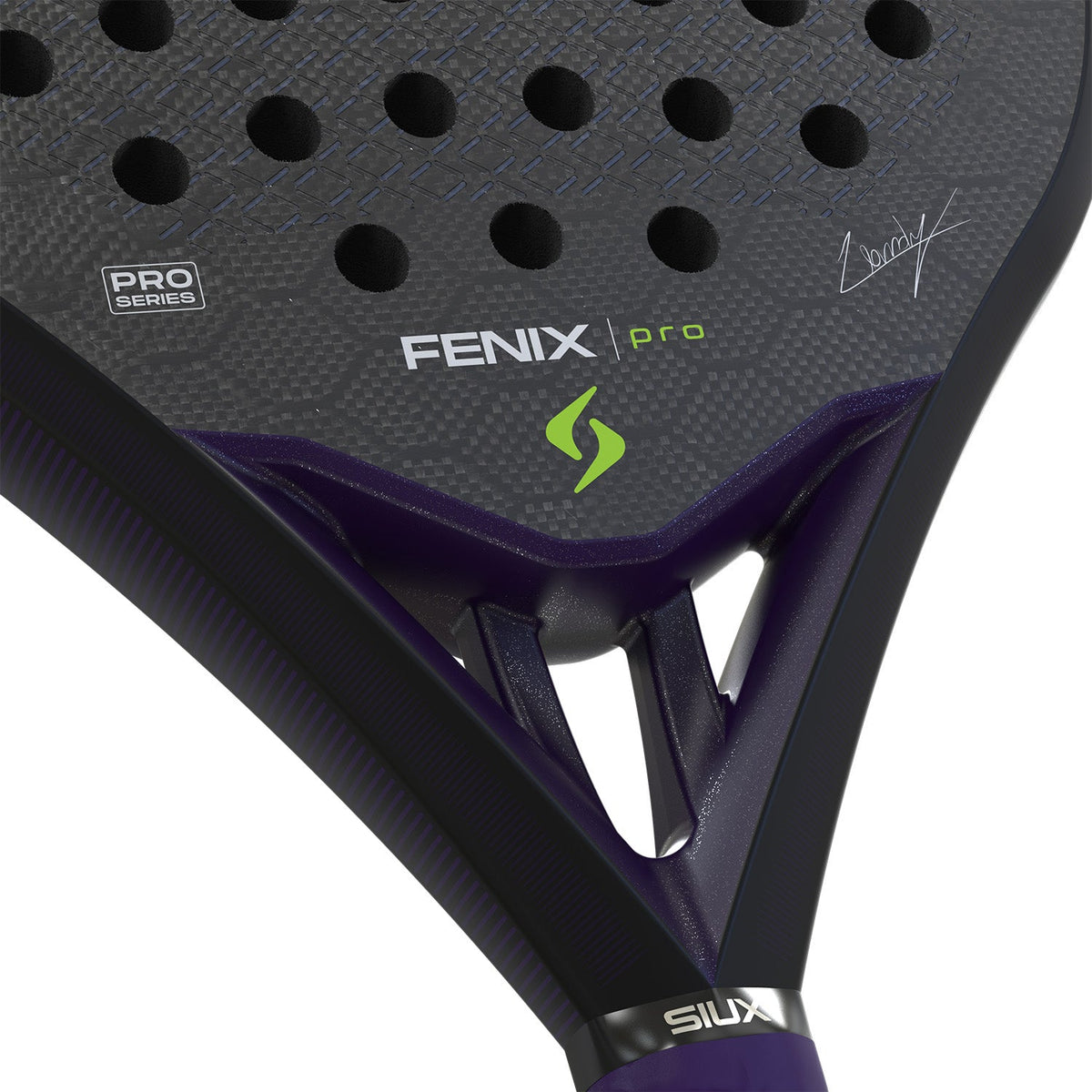 Detail van het hart van de zwarte Siux Fenix Pro 26 met groen logo en handtekening