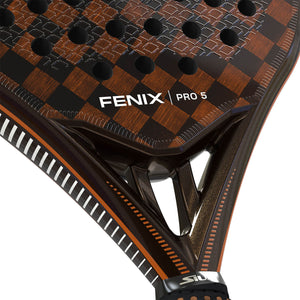Close-up van het slagvlak van de Siux Fenix Pro 5 met koperkleurig ruitdessin