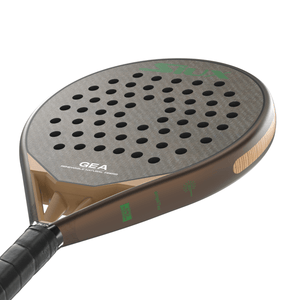 Liggend aanzicht van het Siux Gea damesracket met zwarte grip en gouden framerand