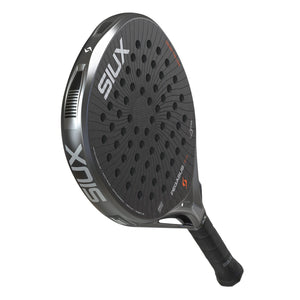 Achterzijde van het Siux Pegasus Pro 26 padelracket in zwart met zilveren rand