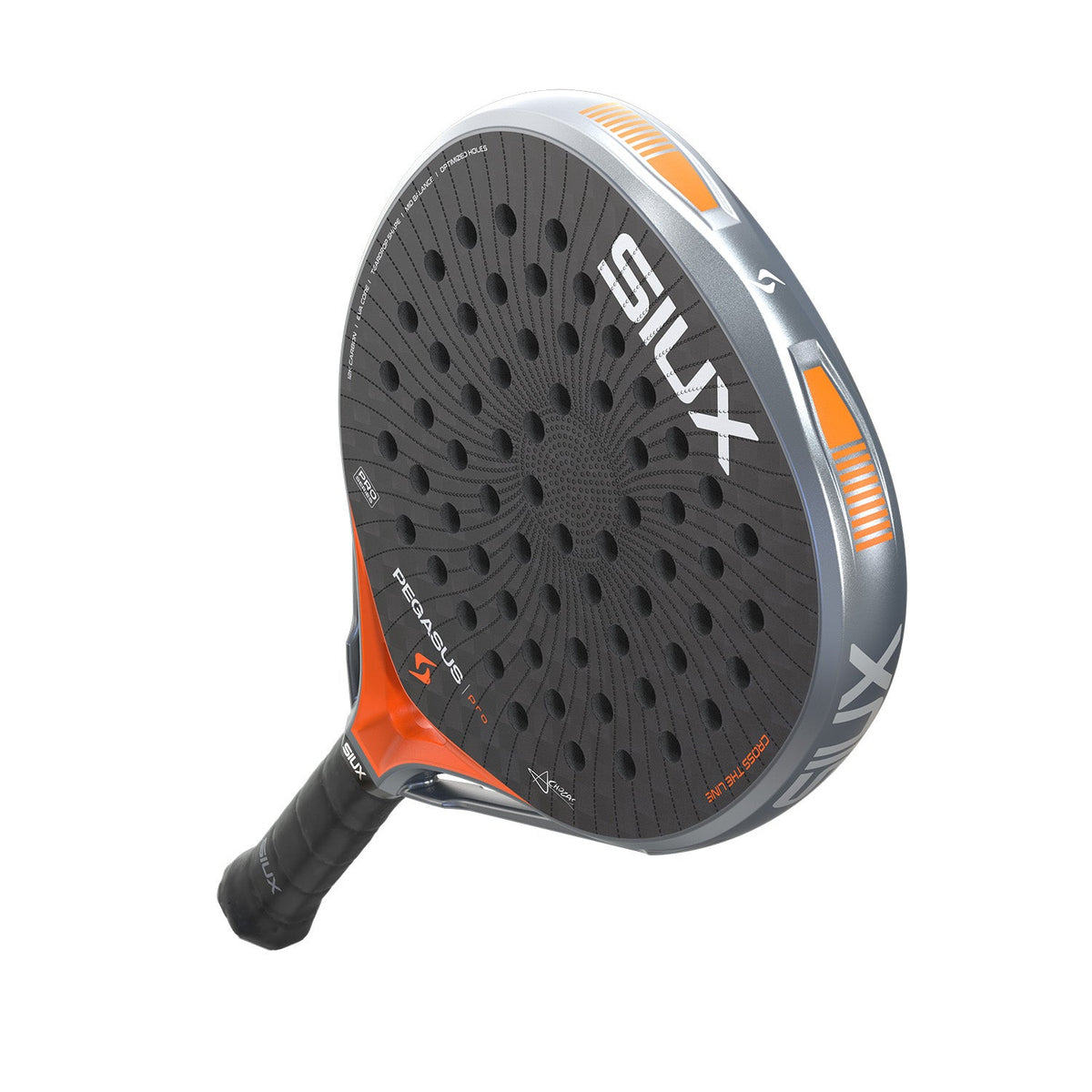 Oranje Siux Pegasus Pro 26 padelracket schuin van onderen met zwarte grip in beeld
