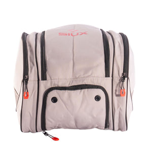 Bovenaanzicht van de beige Siux Edge 2026 racketbag met ritsvak vooraan en rode trekkers