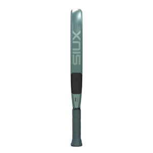Zijaanzicht van het Siux Trilogy Elite 6 26 over de volle lengte met groen frame