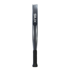 Zijaanzicht van de Siux Zyron 3K Blue 2026 met Siux-opdruk op het frame