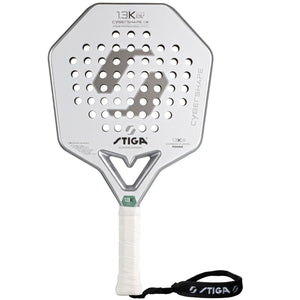 Stiga Cybershape 1.3K Ultra LW padelracket in wit met hoekige kop, vooraanzicht