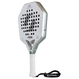 Stiga Cybershape 1.3K Ultra LW schuin vooraanzicht, hoekige vorm in wit met groen