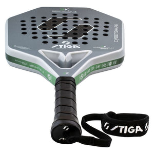 Stiga Cybershape 3K 2 schuin bovenaanzicht met zwarte grip en STIGA-polsband