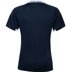 Achteraanzicht van het donkerblauwe Tech Tee jongensshirt met merknaam in de nek
