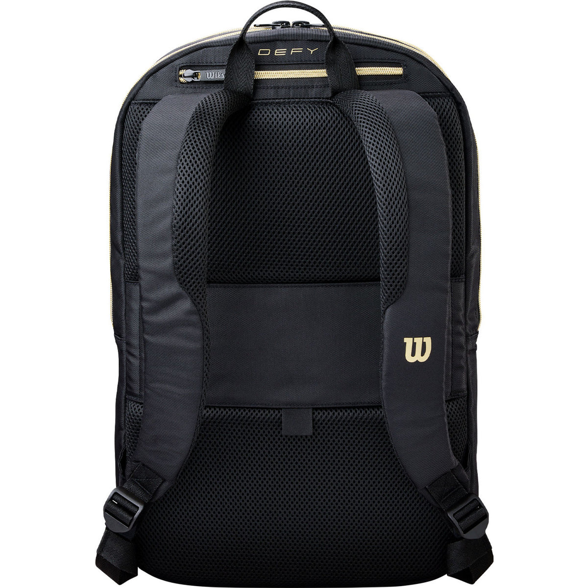 Achterzijde van de zwarte Wilson Defy V1 rugzak met gevoerde schouderbanden