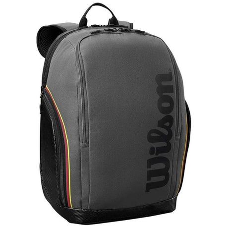 Wilson Tour rugzak in grijs met zwart logo en oranje bies, vooraanzicht