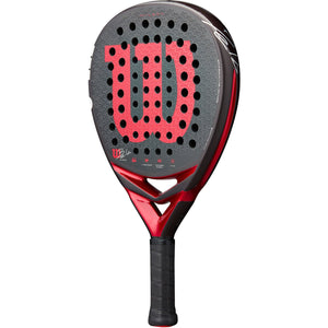 Achterzijde van het Wilson Bela Pro V3 padelracket in grijs met rood W-logo