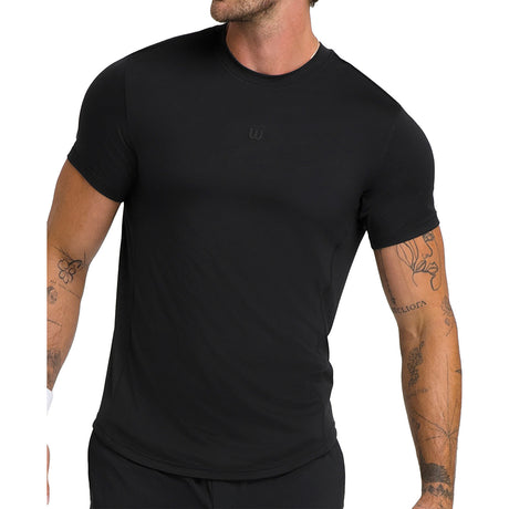 Wilson Everyday Performance T-shirt voor heren in zwart, vooraanzicht gedragen