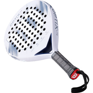 Wilson Optix Lite V2 padelracket schuin liggend met grijze grip en polsband