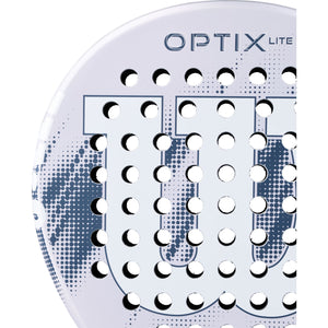 Close-up van het slagvlak van het Wilson Optix Lite V2 met blauw Wilson-logo