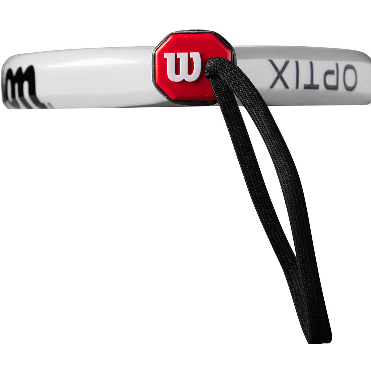 Wilson Optix padelracket met zwarte polsband en Optix-opdruk op de framerand
