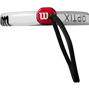 Wilson Optix padelracket met zwarte polsband en Optix-opdruk op de framerand