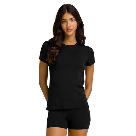 Wilson Pro Seamless T-shirt voor dames in zwart, vooraanzicht met zwarte short